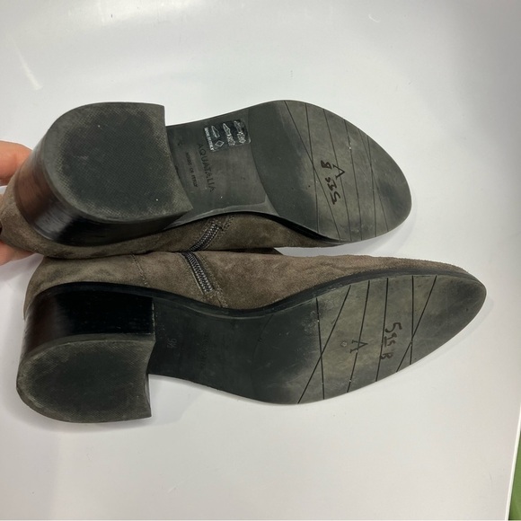 Aquatalia gray suede ankle boots size 9.5 pointed toe - Picture 6 of 7